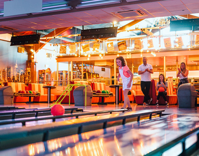 Golden Coast 10 pin bowling